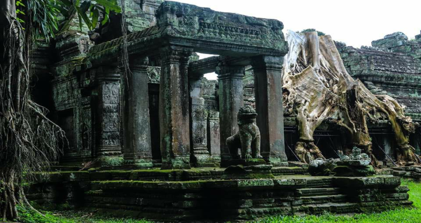 Angkor Highlights and Sunset Small Group
